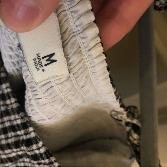 Hollister romper - Size Medium - Picture 3 of 4